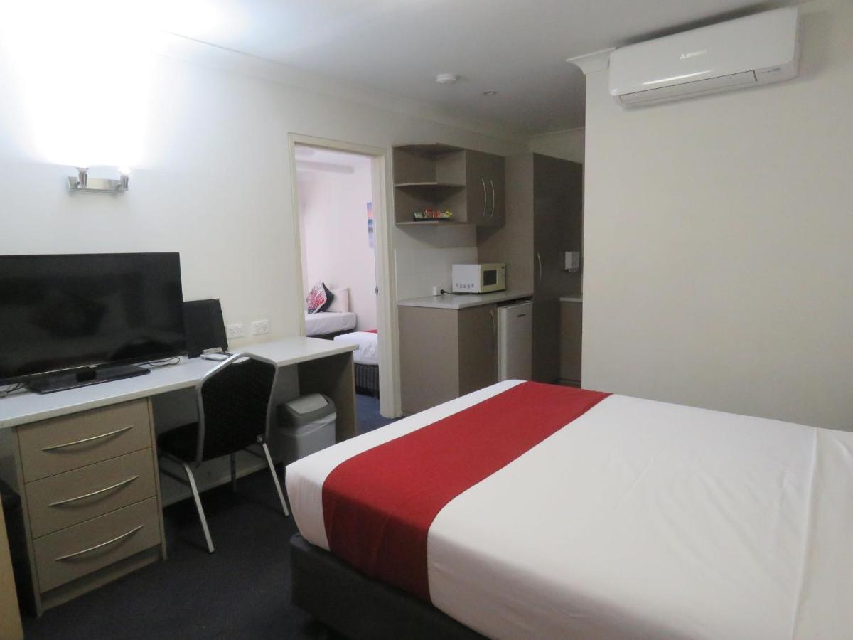 Burke & Wills Mt Isa Motel Маунт Айса Екстериор снимка