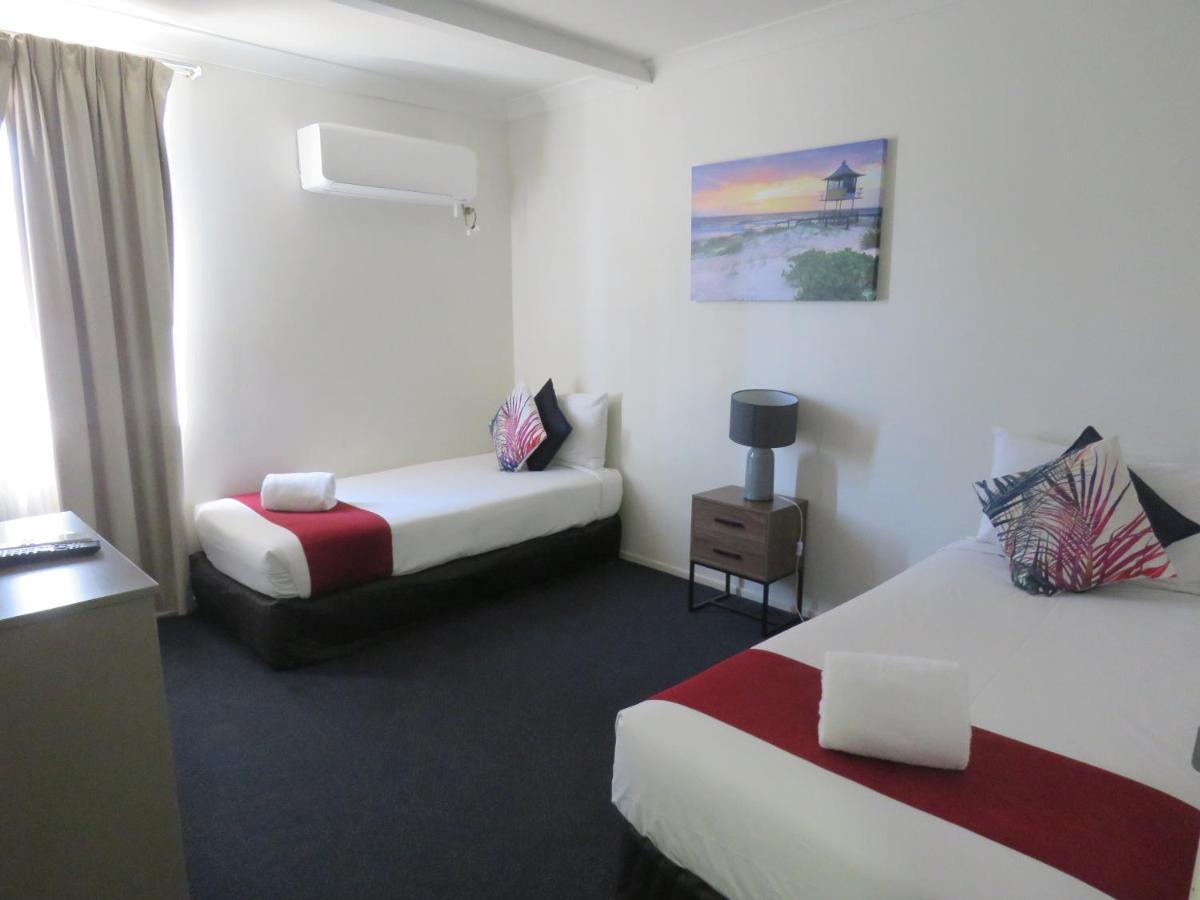 Burke & Wills Mt Isa Motel Маунт Айса Екстериор снимка