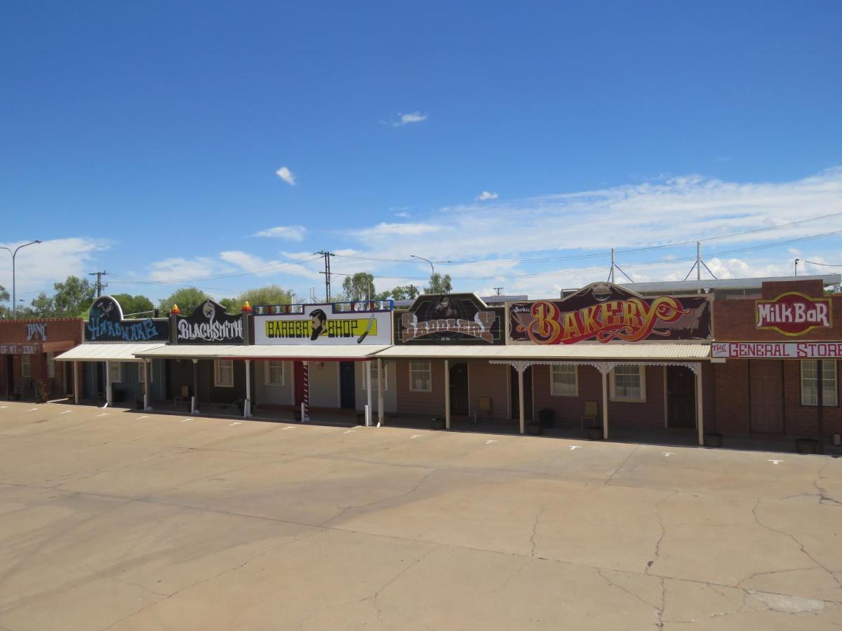 Burke & Wills Mt Isa Motel Маунт Айса Екстериор снимка